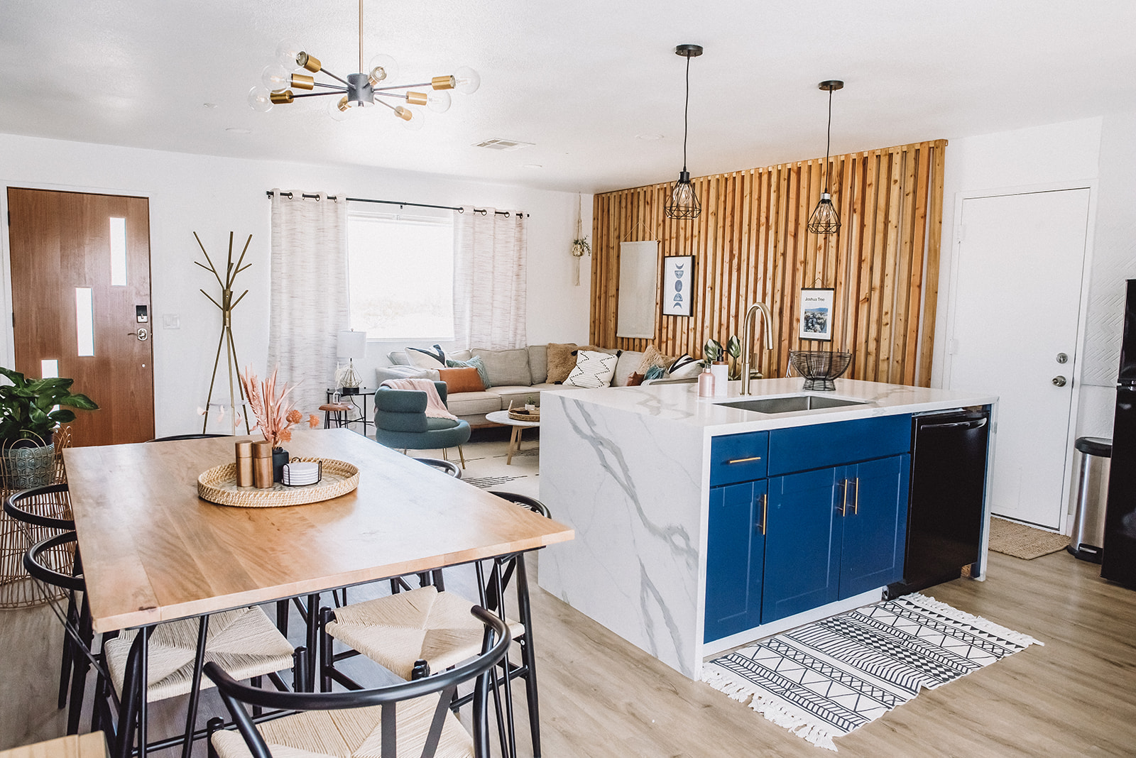 The Mystic Moon Landing | Unique Desert Getaway in Joshua Tree | Cobos ...